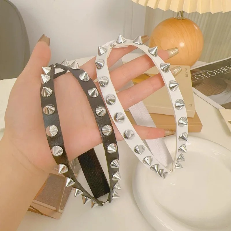 Podwójny pasek na udo z kolcam – Garter Belt Set recenzja i cena